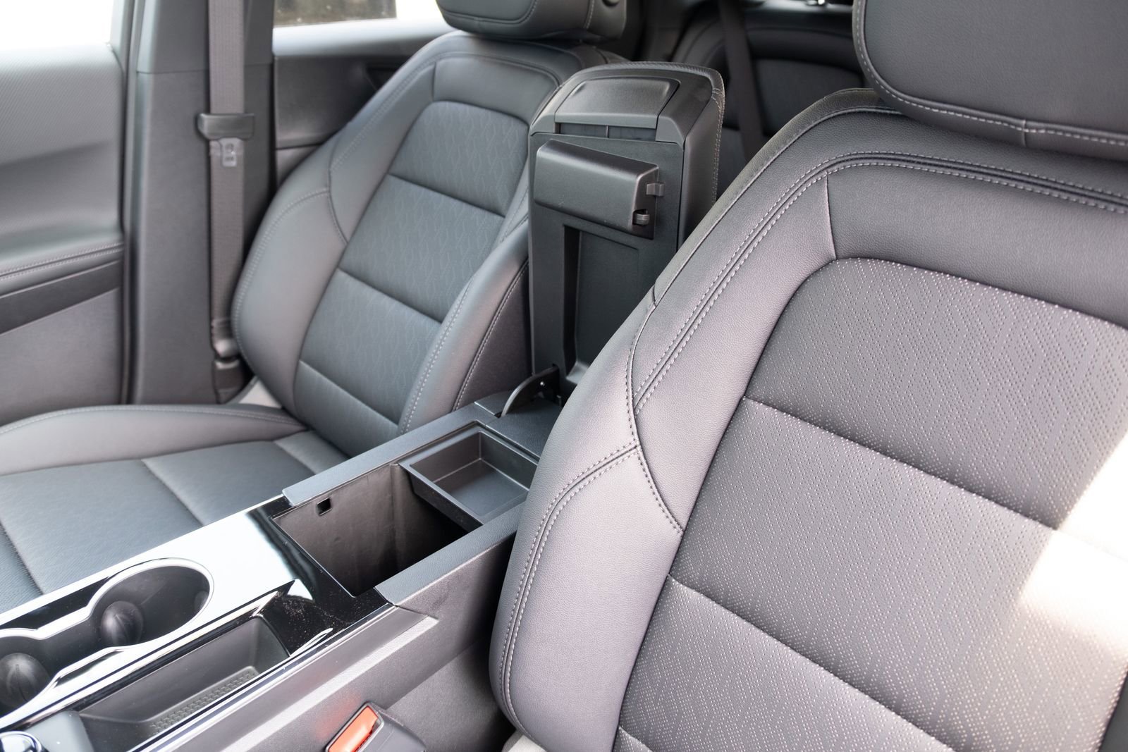2026 Chevrolet Equinox LT - Photo 9