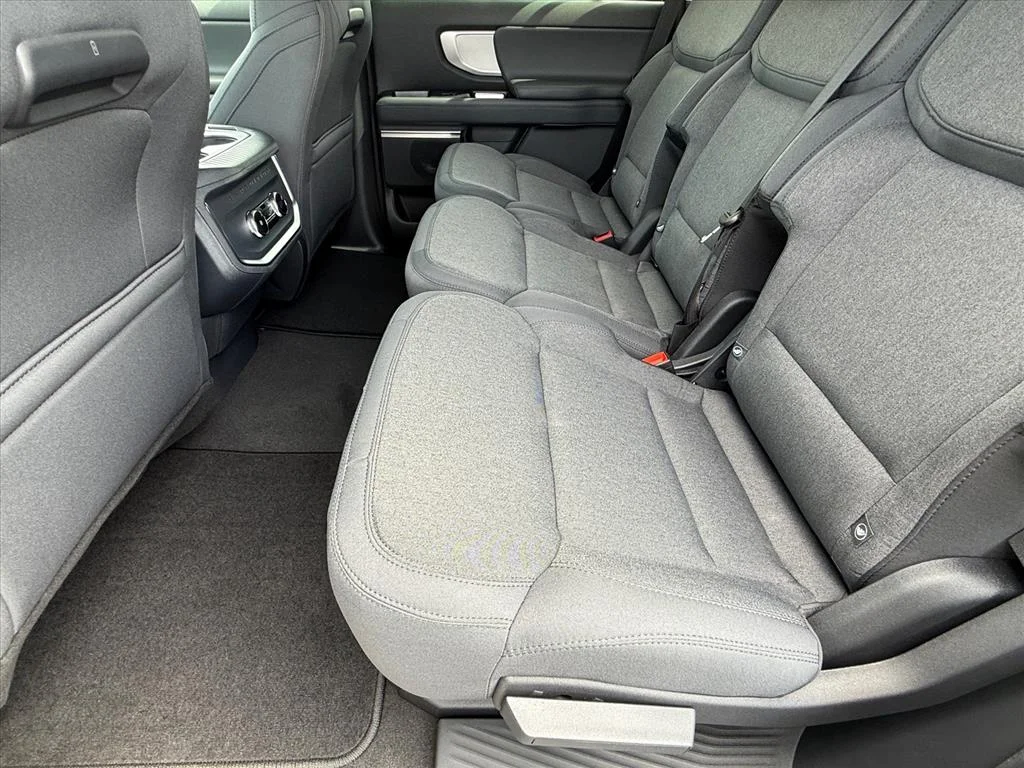 New 2027 Glacier Gray Metallic Tri-Coat Ford Active image 6