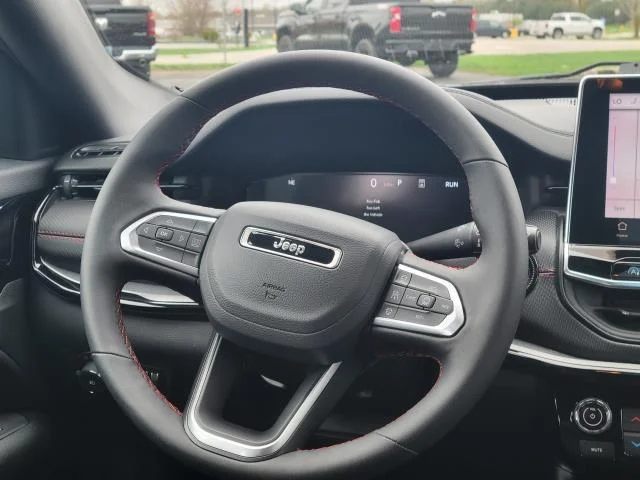 Used 2024 Red Hot Pearlcoat Jeep Trailhawk image 30