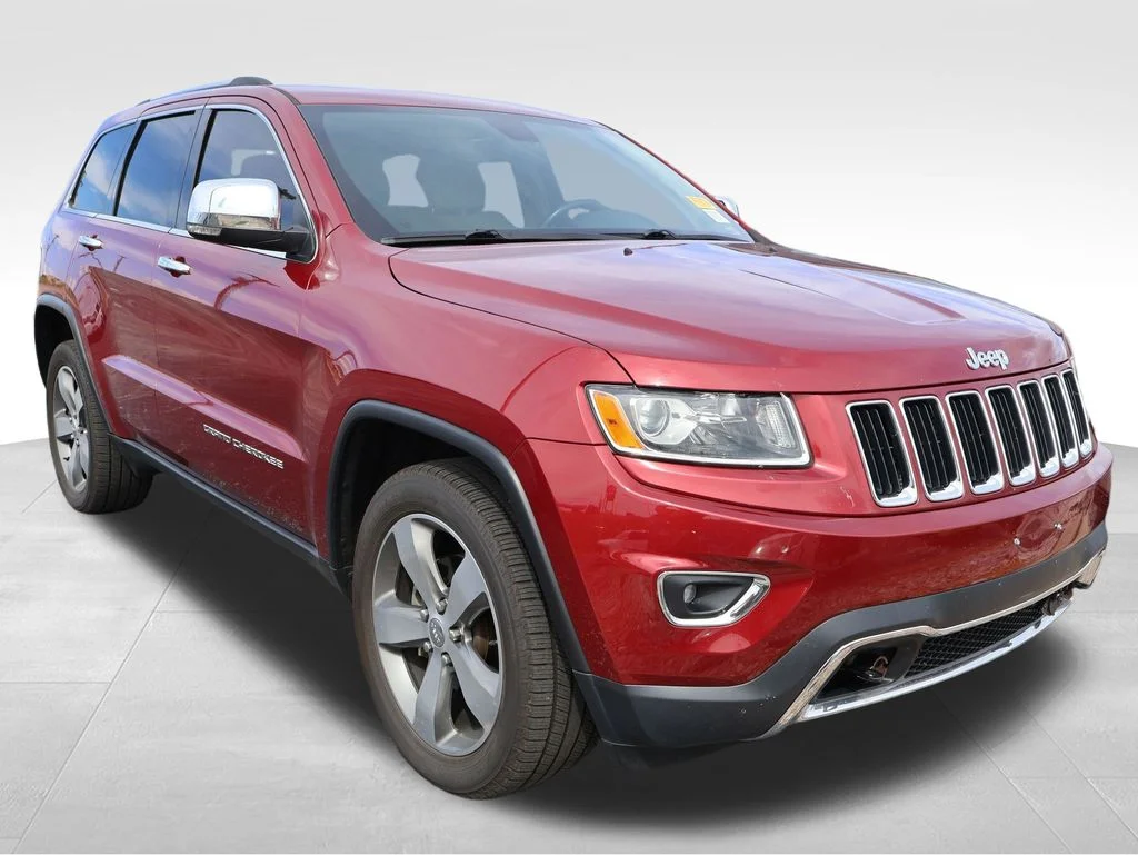 Used 2015 Deep Cherry Red Crystal Pearlcoat Jeep Limited image 11