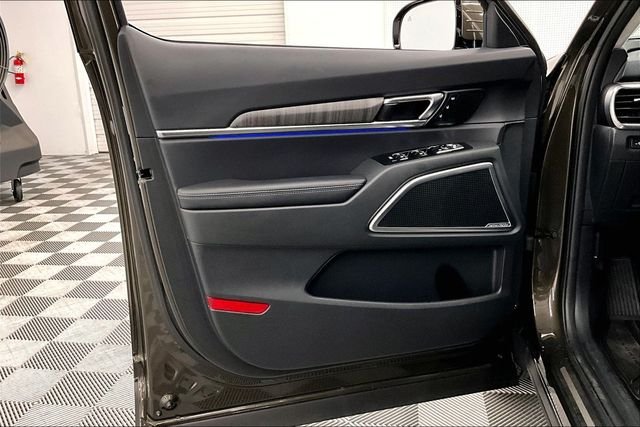 Used 2025 Dark Moss Kia SX-Prestige image 21