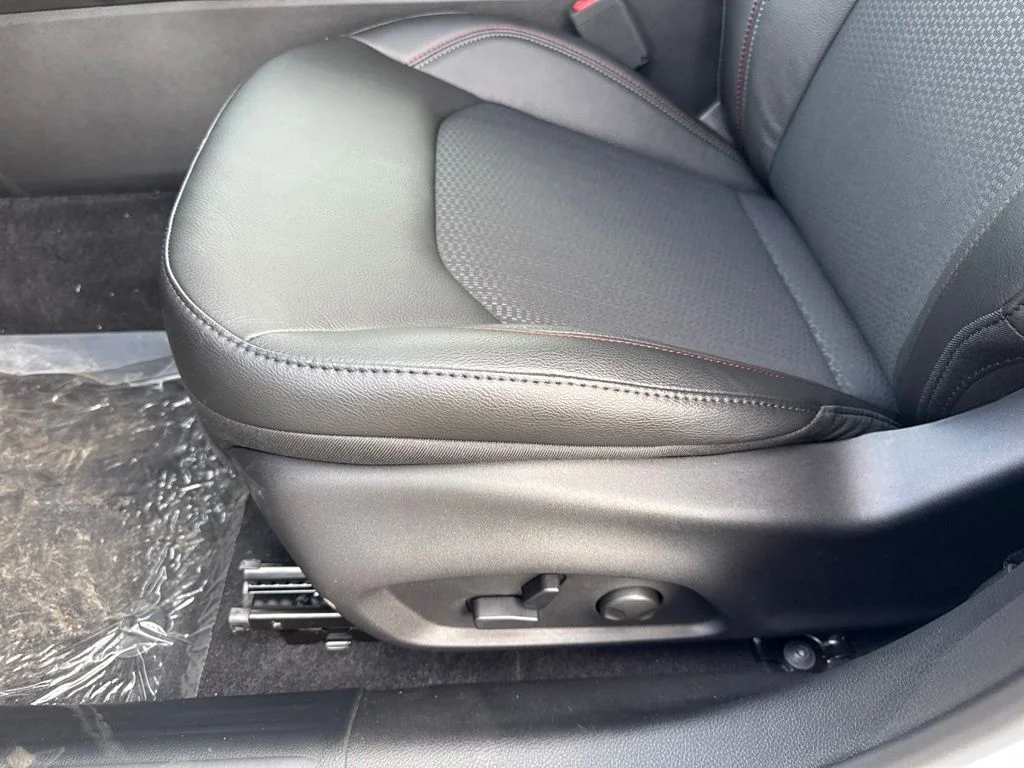New 2026 Bright White Clear-Coat Exterior Paint Jeep Trailhawk image 19