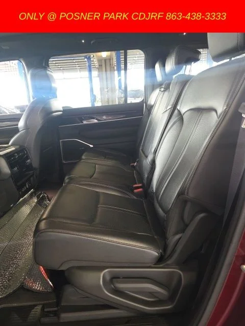 Used 2024 Red Jeep Base image 5