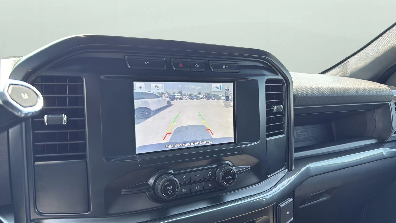 Used 2022 White Ford XL image 19