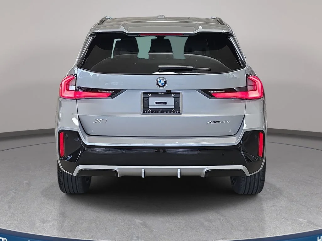 Used 2026 Space Silver Metallic BMW xDrive28i image 8