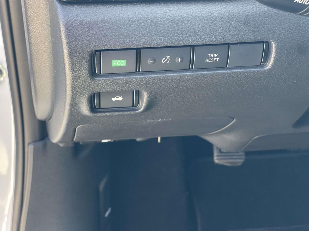 Used 2025 White Nissan SV image 17
