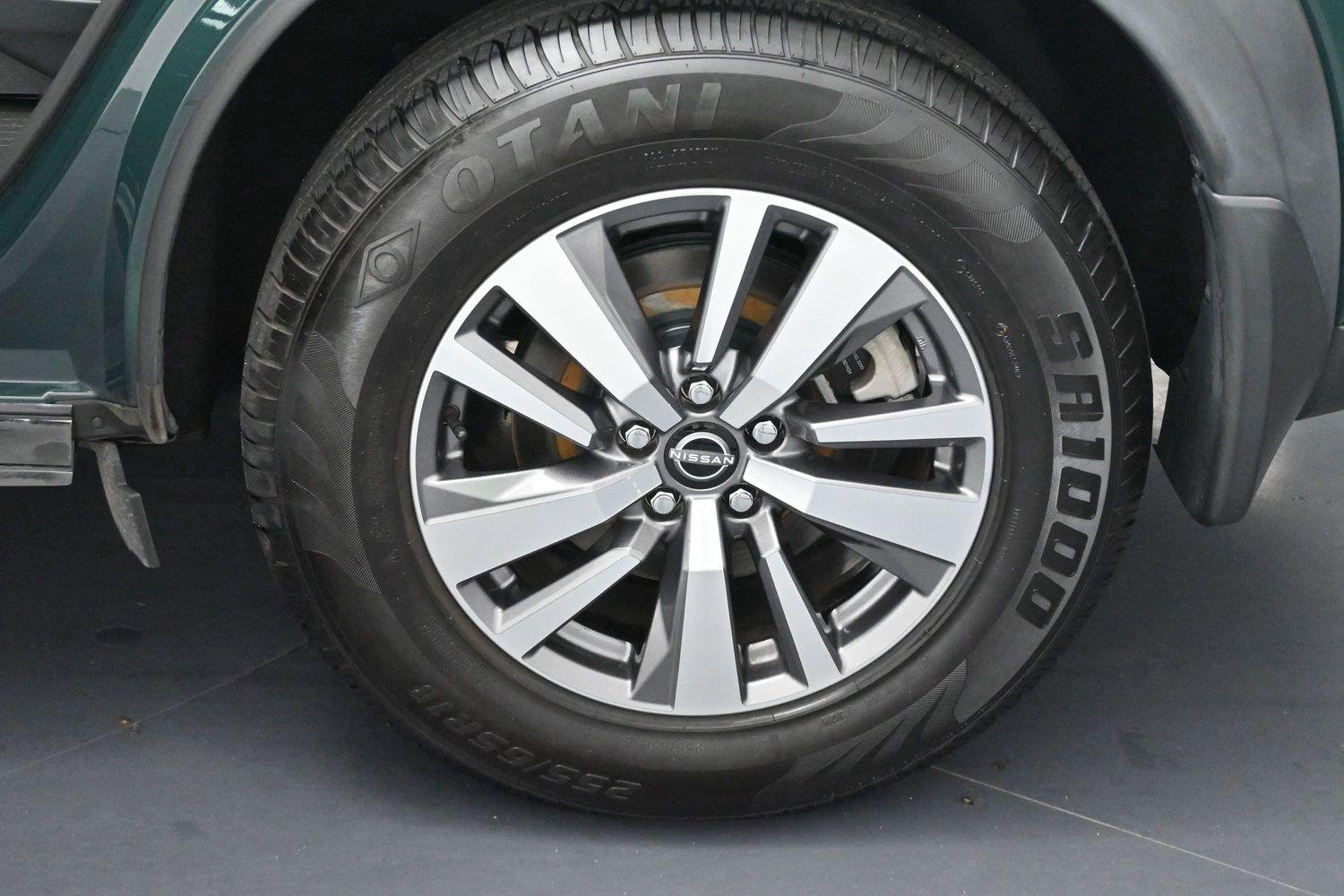 Used 2022 Green Nissan SL image 41