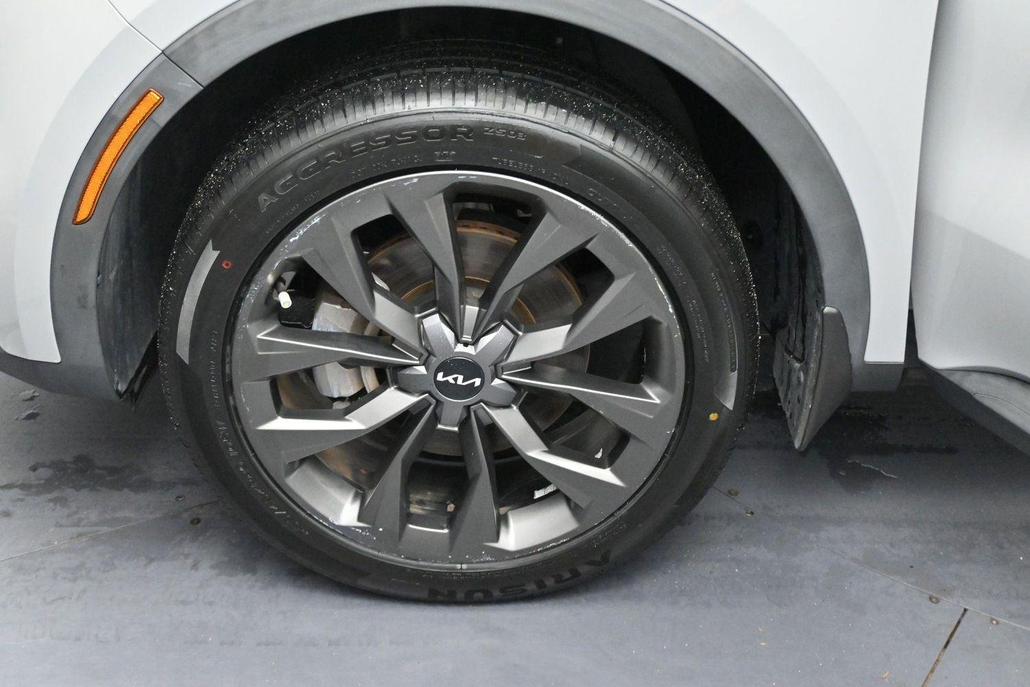 Used 2023 Wolf Gray Kia X-Line SX Prestige image 44
