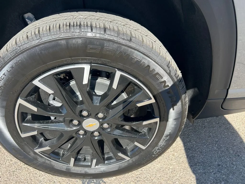 New 2026 Sterling Gray Metallic Chevrolet LT image 34