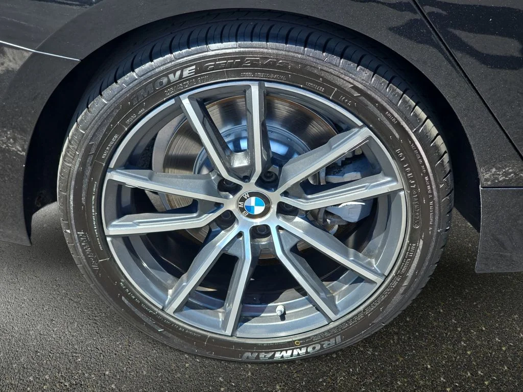 Used 2020 Black BMW 330i image 37