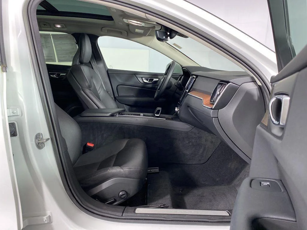 Used 2023 Crystal White Metallic Volvo Plus image 33
