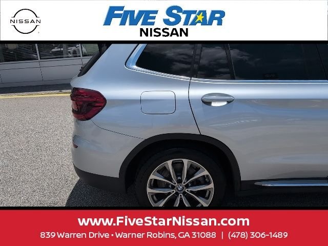 Used 2019 Silver BMW xDrive30i image 4