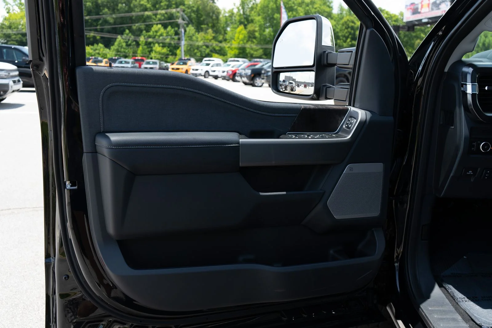New 2026 Agate Black Metallic Ford F-250® Lariat® image 23