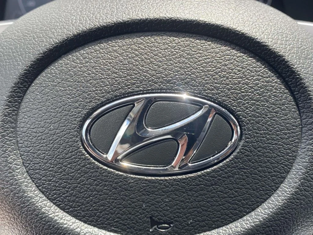 Used 2021 Silver Hyundai Limited image 32