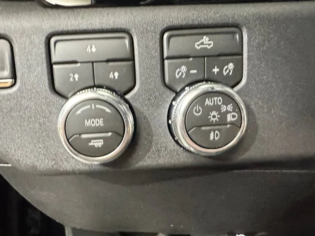 2026 GMC Sierra 3500HD SLE - Photo 18