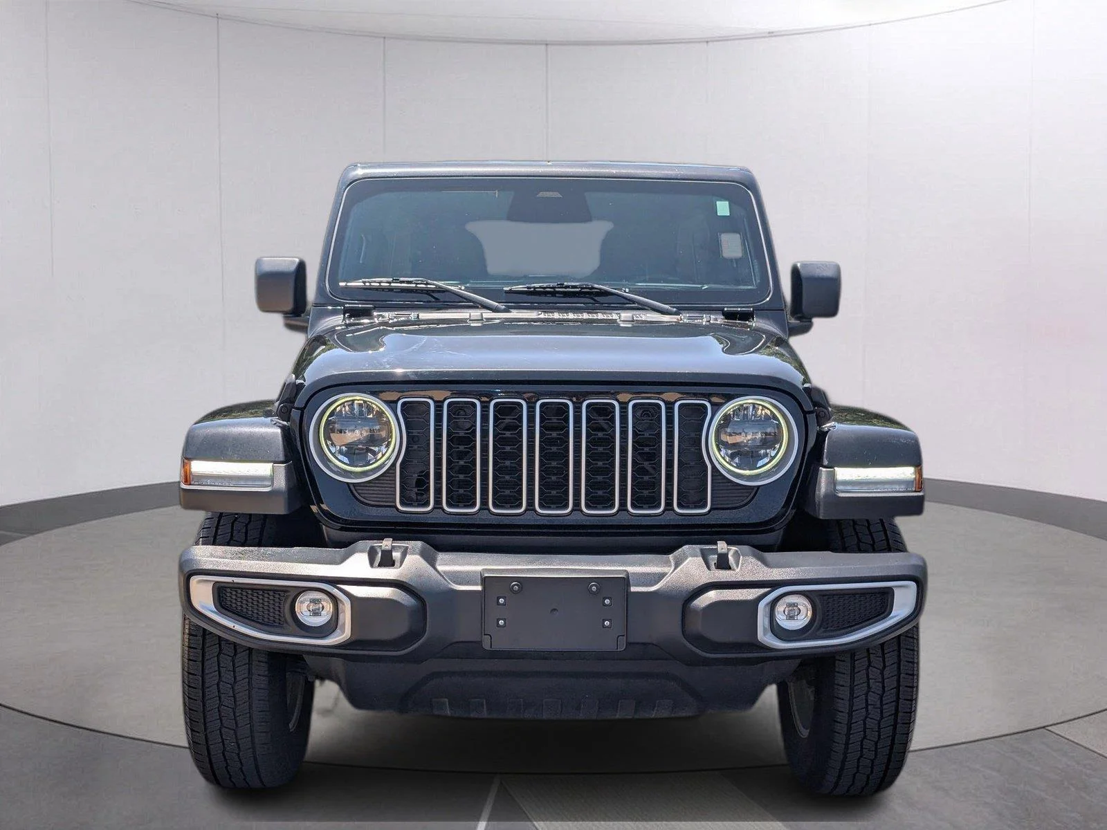 Used 2025 Black Clearcoat Jeep Sahara image 9