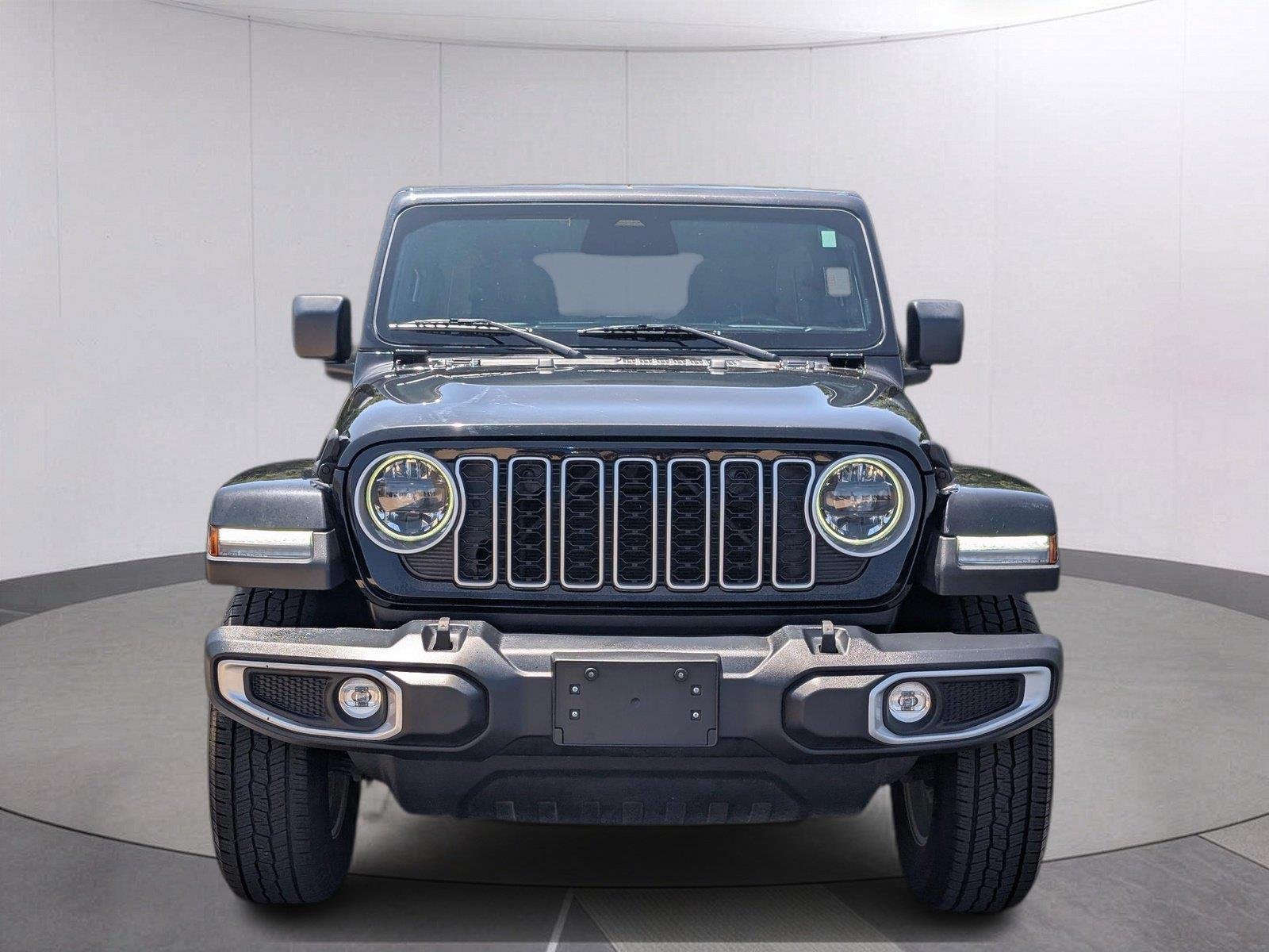 Used 2025 Black Clearcoat Jeep Sahara image 9