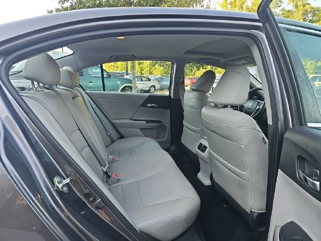 Used 2017 Gray Honda EX-L image 11