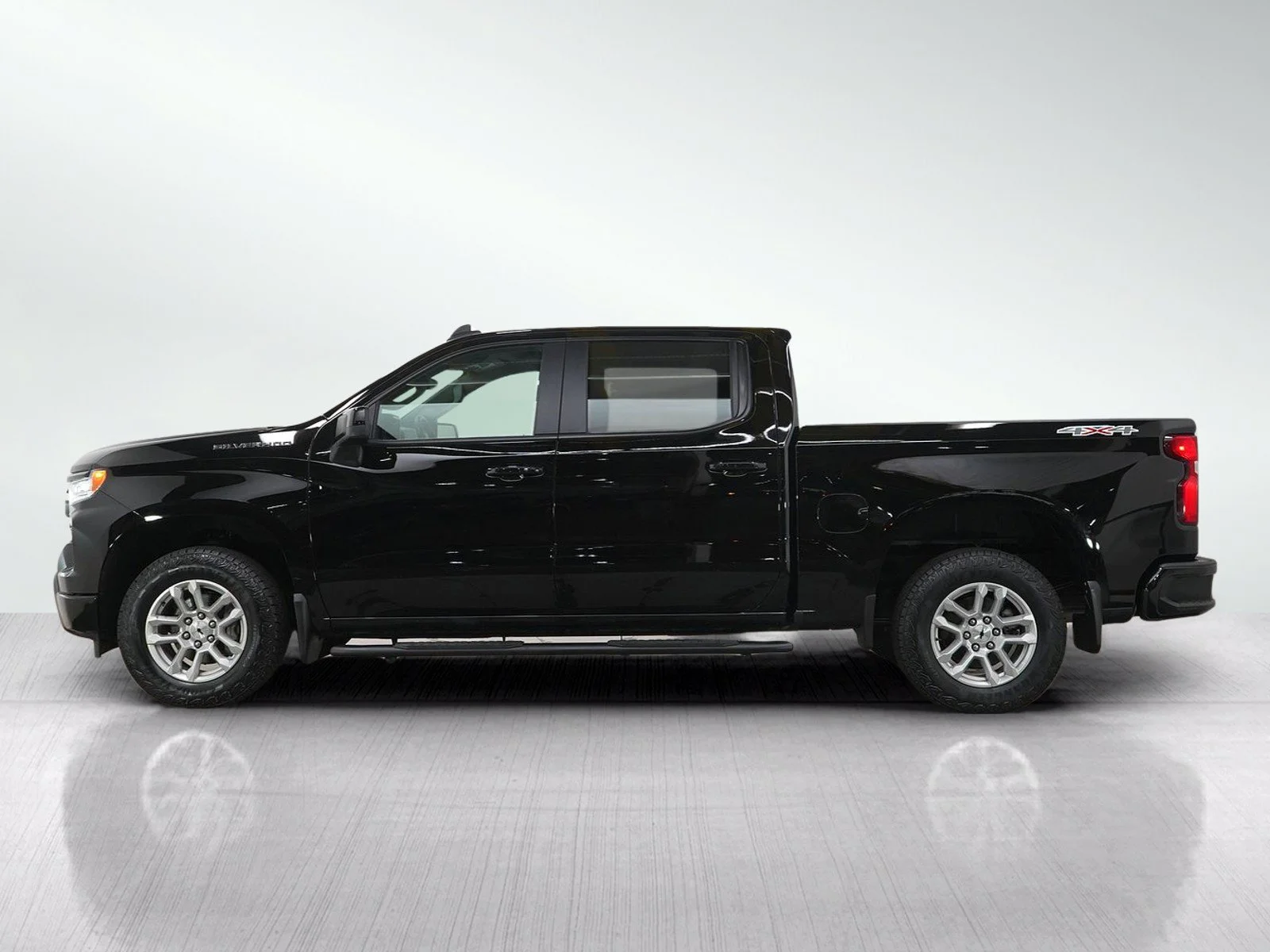 Used 2024 Chevrolet Silverado 1500 RST with VIN 1GCUDEELXRZ168260 for sale in Eden Prairie, Minnesota