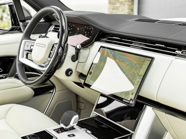 New 2026 Ostuni Pearl White LAND ROVER SE 7 Seats image 34