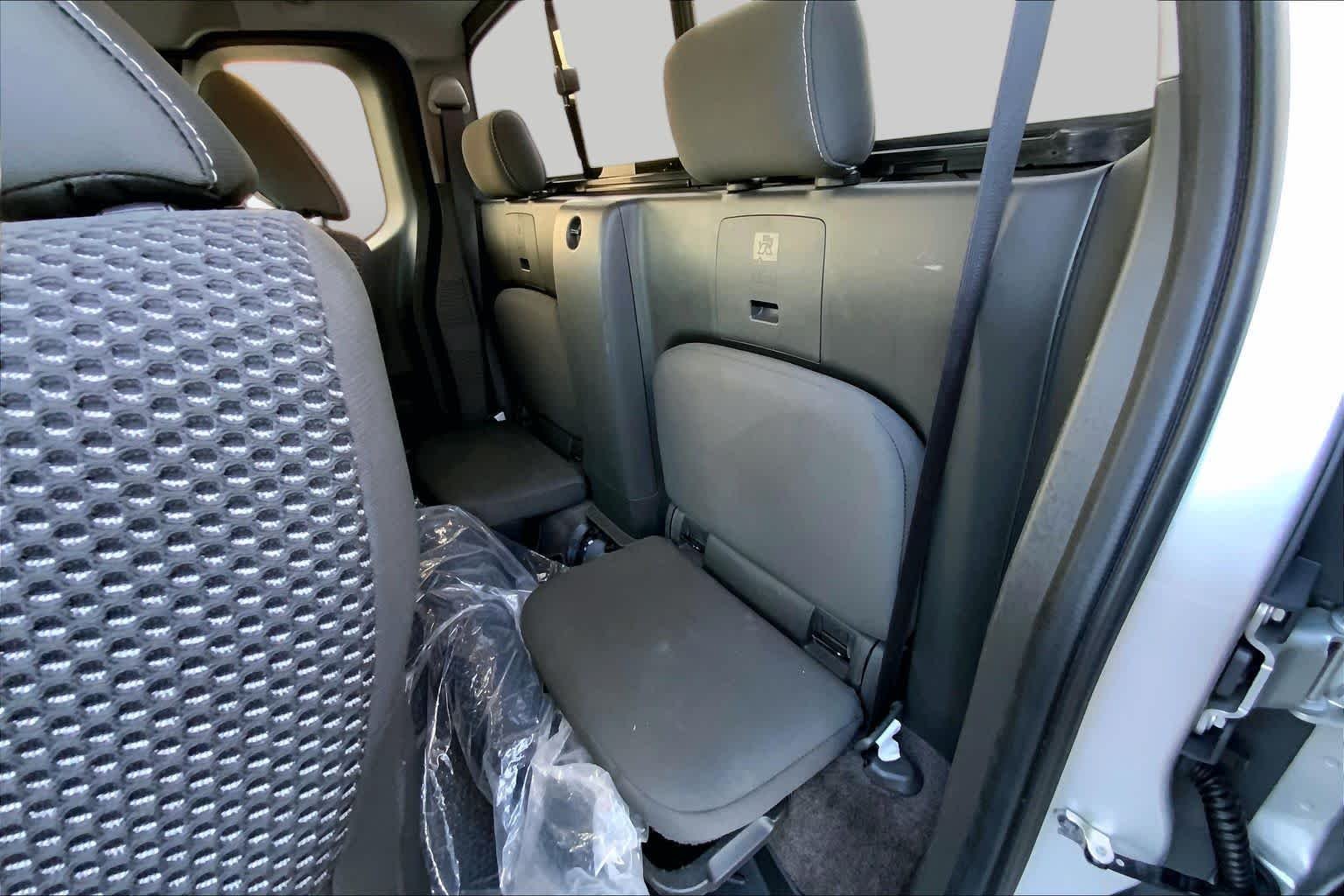 Used 2017 Brilliant Silver Nissan Desert Runner image 18