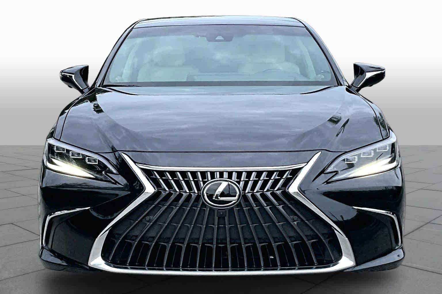 Used 2025 Caviar Lexus Ultra Luxury image 4