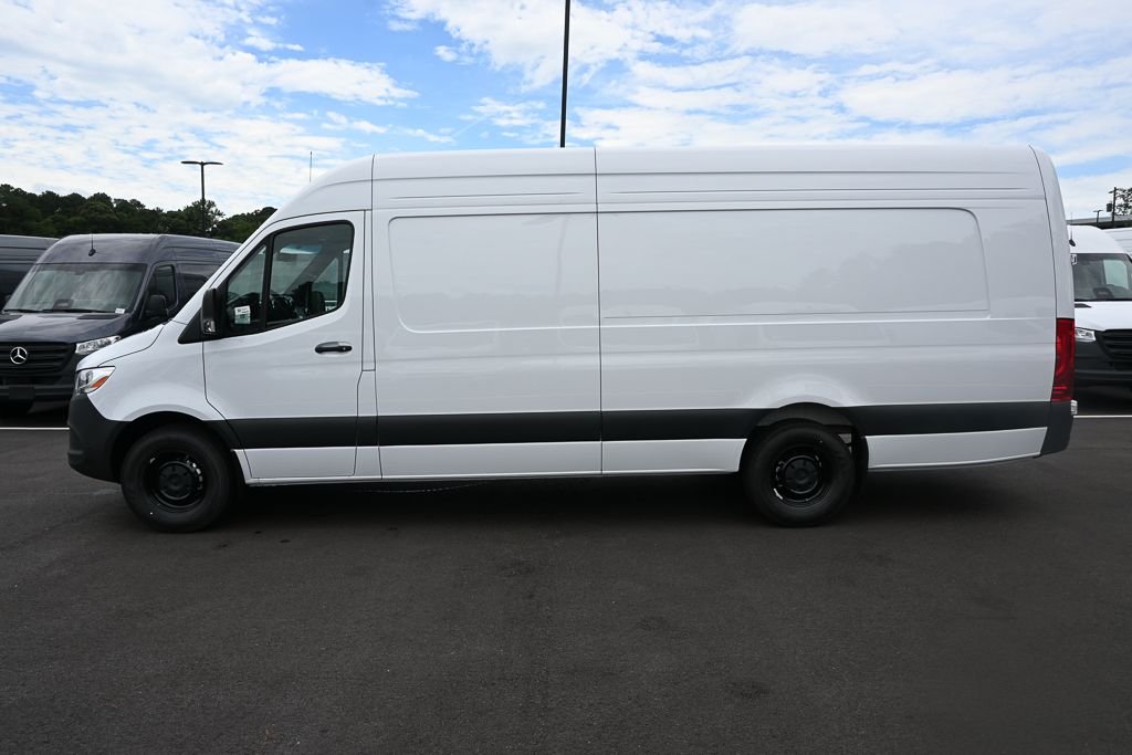 New 2026 Arctic White Mercedes-Benz Cargo 170 WB image 3