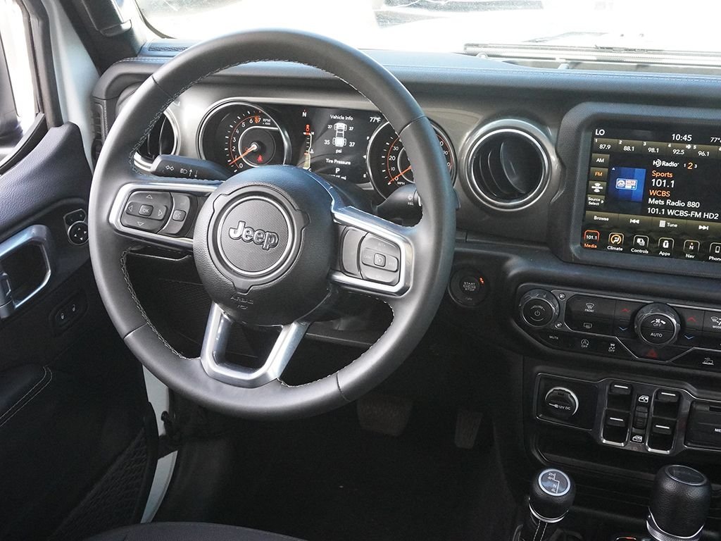 Used 2023 White Jeep Overland image 27