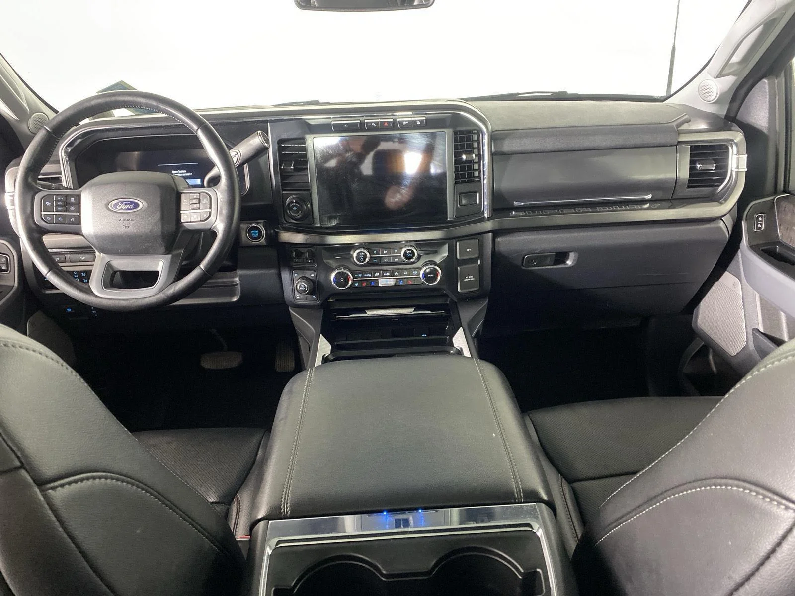 Used 2024 Agate Black Ford LARIAT image 39