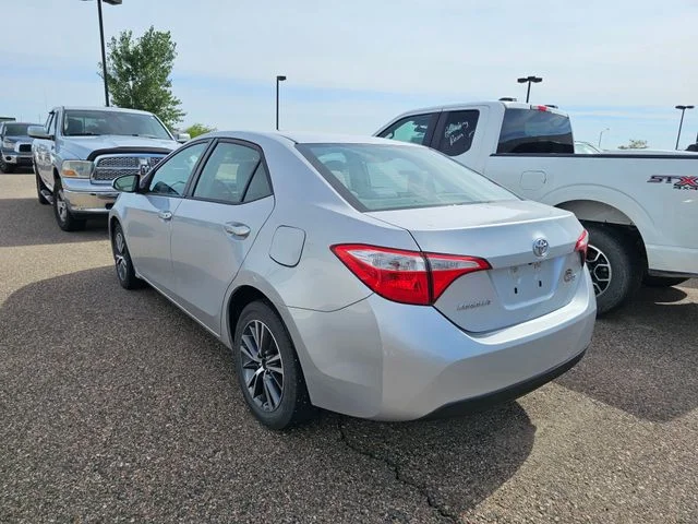 Used 2014 Classic Silver Metallic Toyota LE image 12