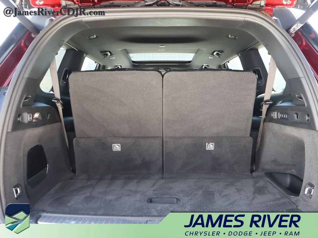 Used 2022 Red Jeep Overland image 15