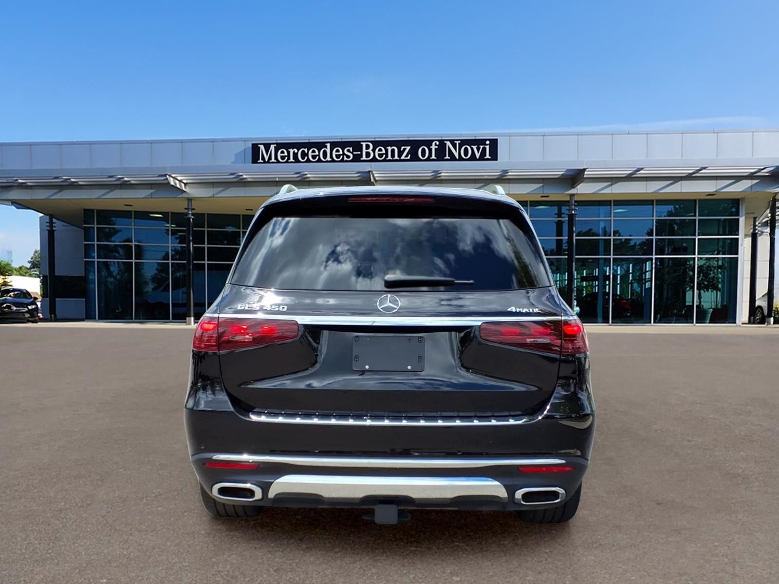 Certified Used 2025  Mercedes-Benz GLS 450 image 4