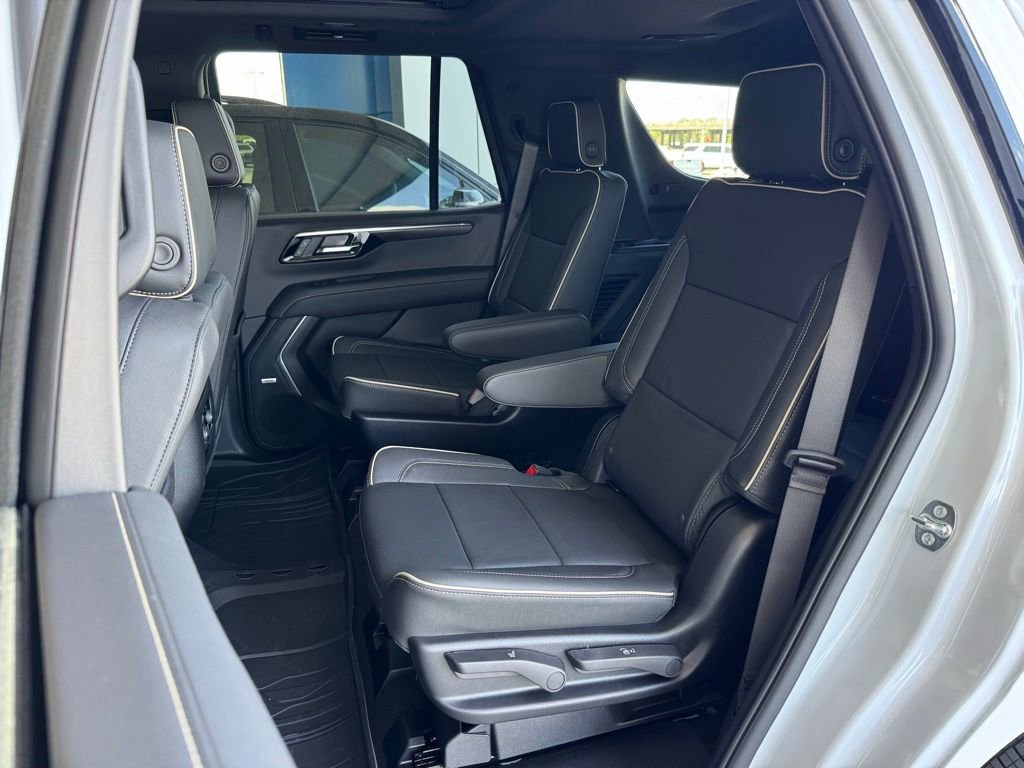 New 2026 Polar White Tricoat Chevrolet Premier image 23