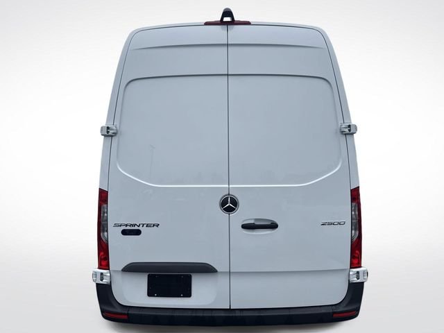 Used 2025 White Mercedes-Benz Cargo 144 WB image 4