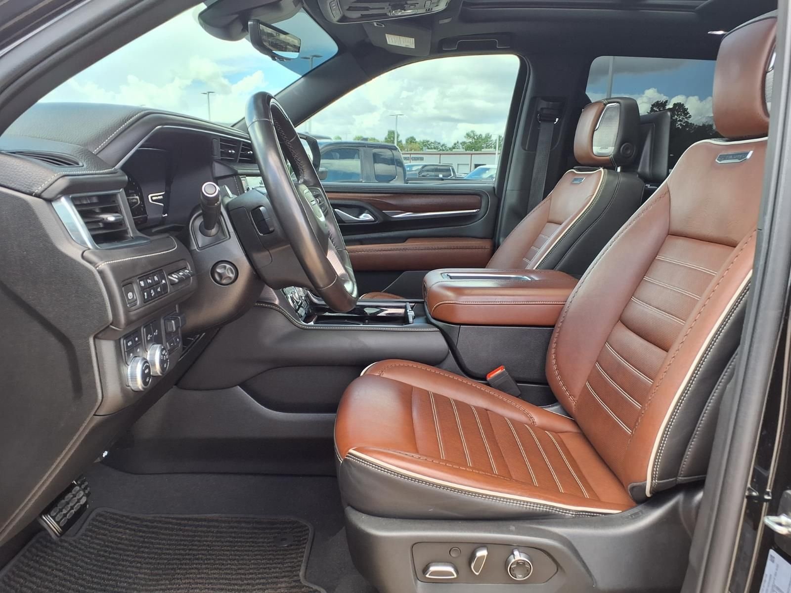 Used 2023 Onyx Black GMC Denali Ultimate image 16