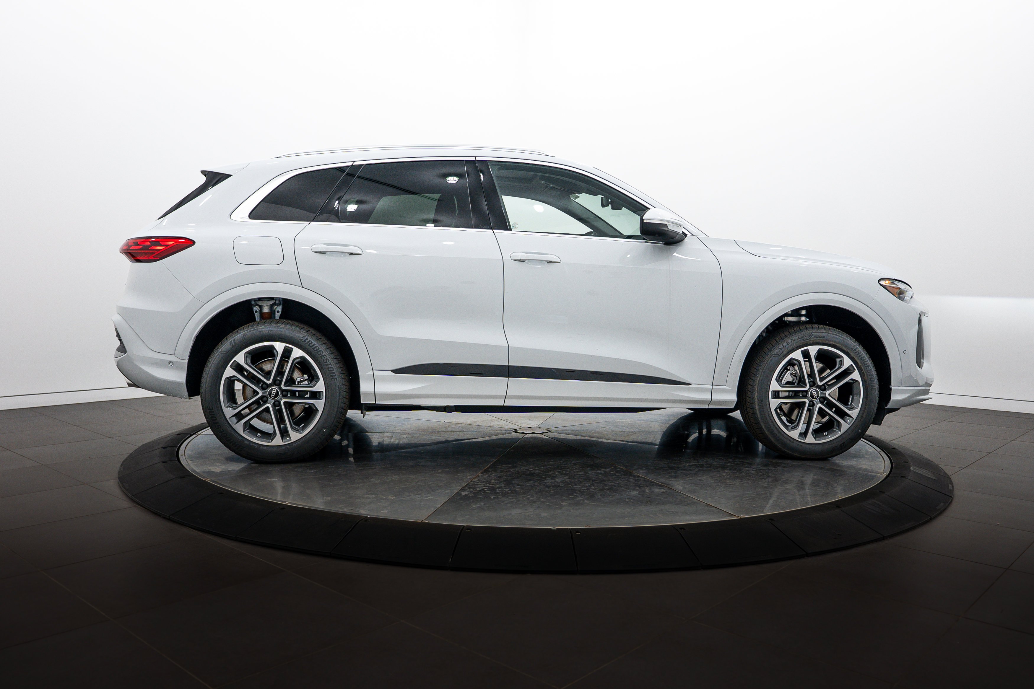 New 2026 Glacier White Audi Premium image 3