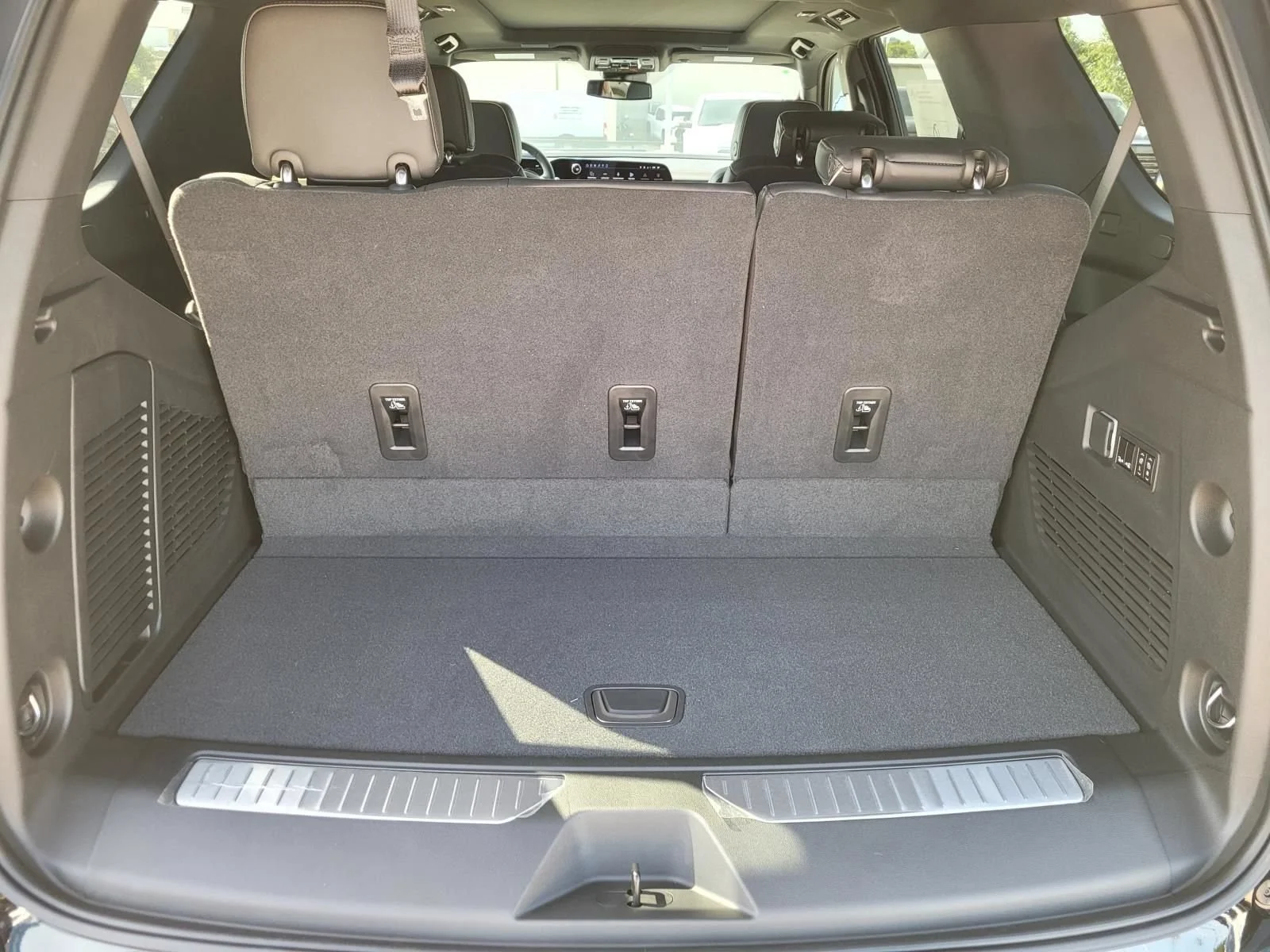 2026 Chevrolet Tahoe Premier - Photo 8