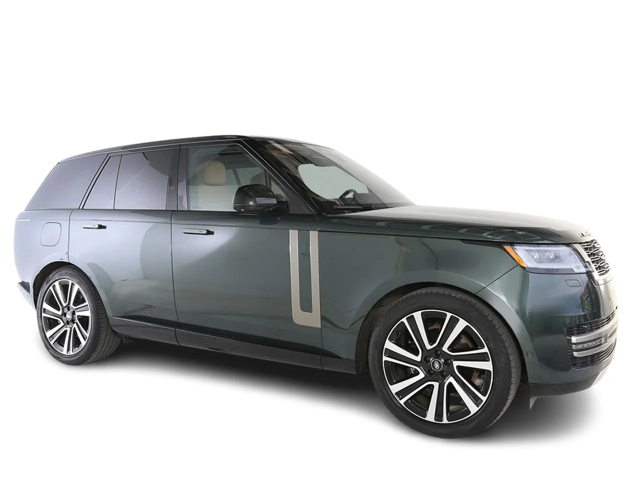 Used 2023 Green Land Rover SE image 12