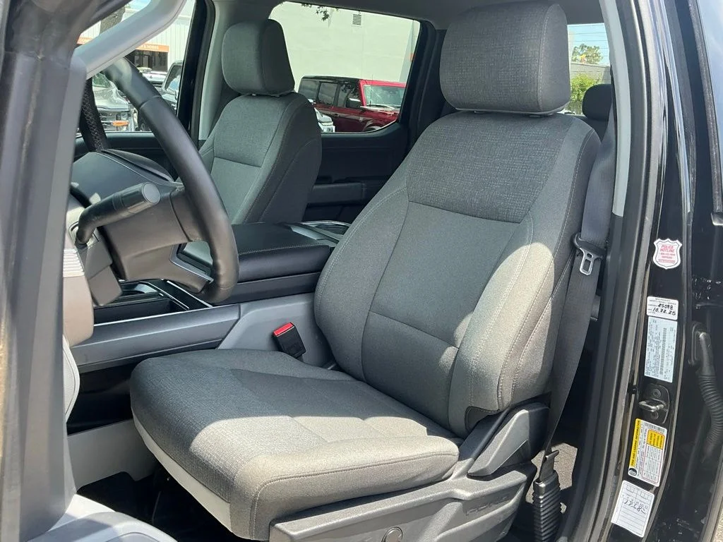 Used 2025 Black Ford XLT image 27