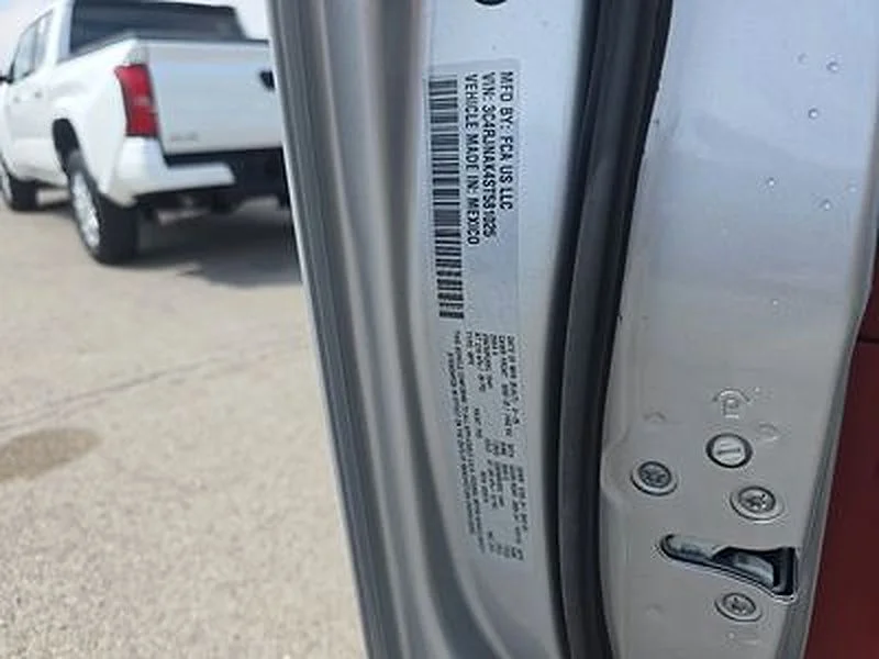 Used 2025 Silver Jeep Launch Edition image 21