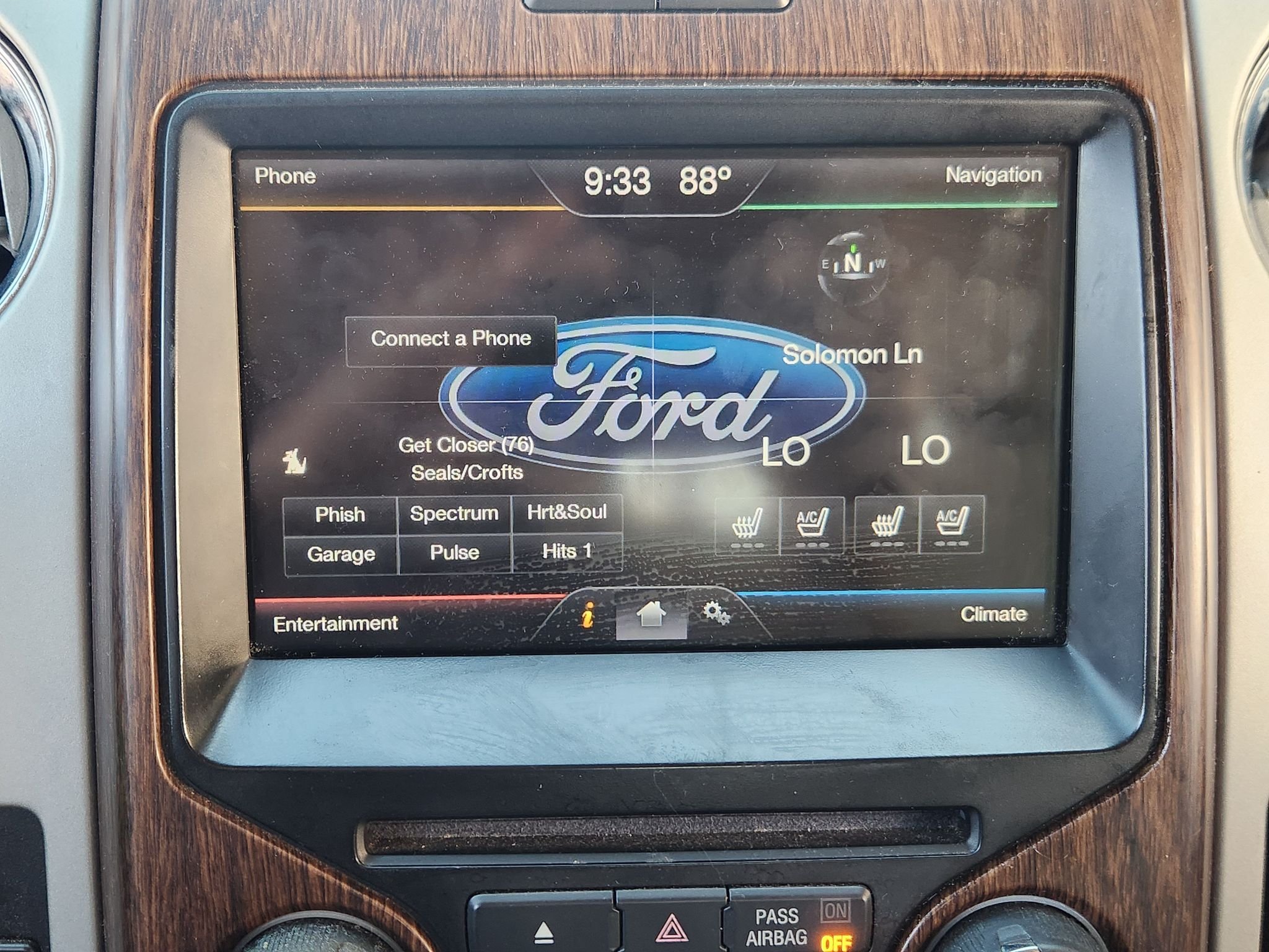 Used 2013 White Platinum Metallic Tri-Coat Ford Lariat image 16
