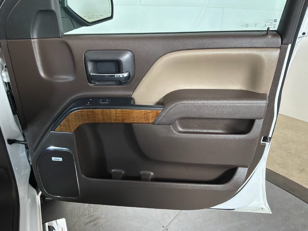 Used 2017 White GMC SLT image 18