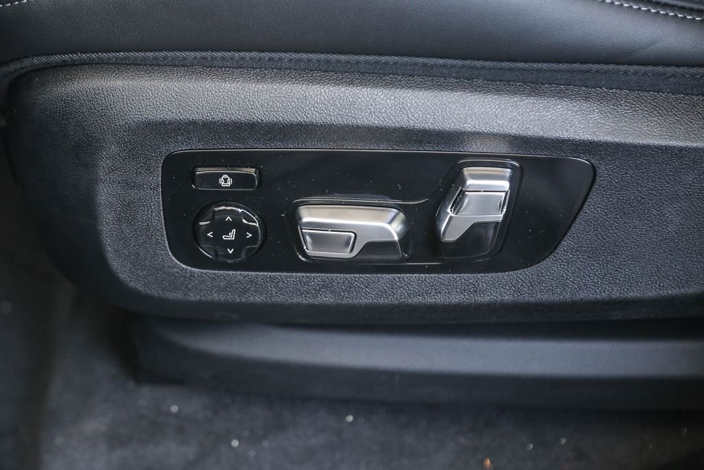 New 2026 Frozen Black Metallic BMW Label image 18