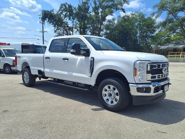 Used 2024  Ford XL image 3