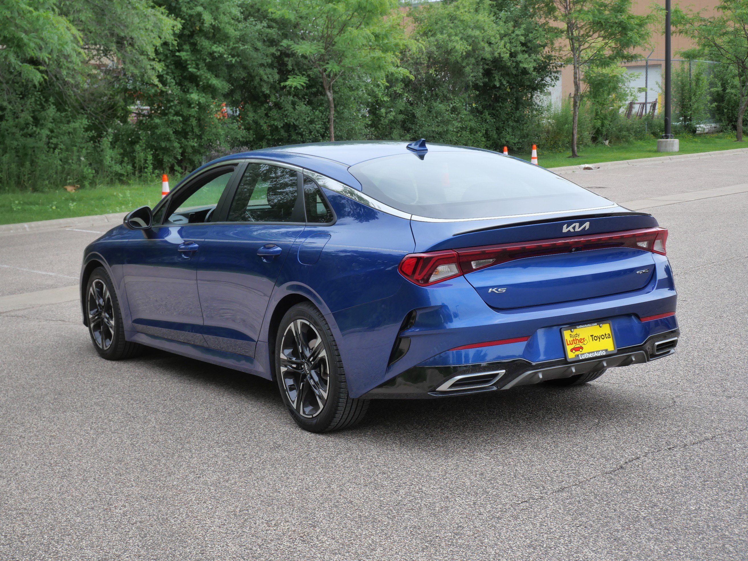 Used 2022 Sapphire Blue Kia GT-Line image 5