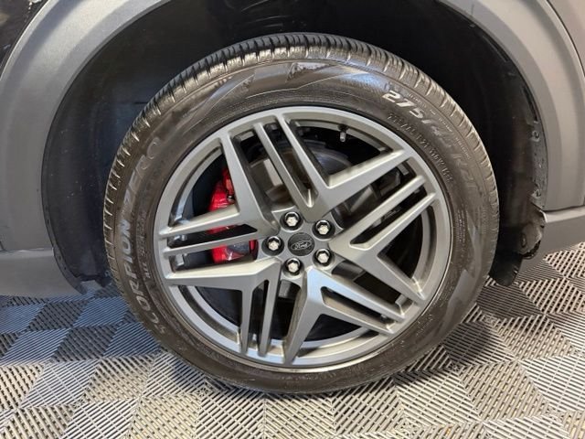 Certified Used 2025 Agate Black Metallic Ford ST-Line image 47