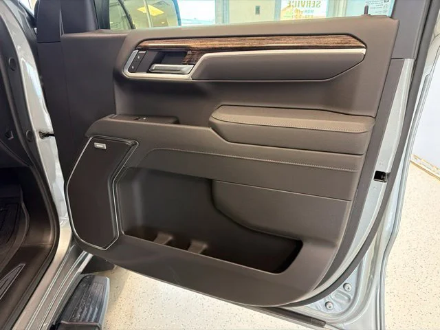 New 2026 Sterling Metallic GMC Elevation image 46