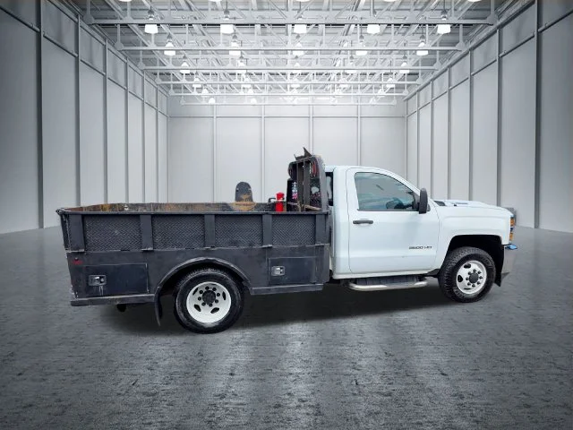 Used 2018 White Chevrolet Flat Bed image 11