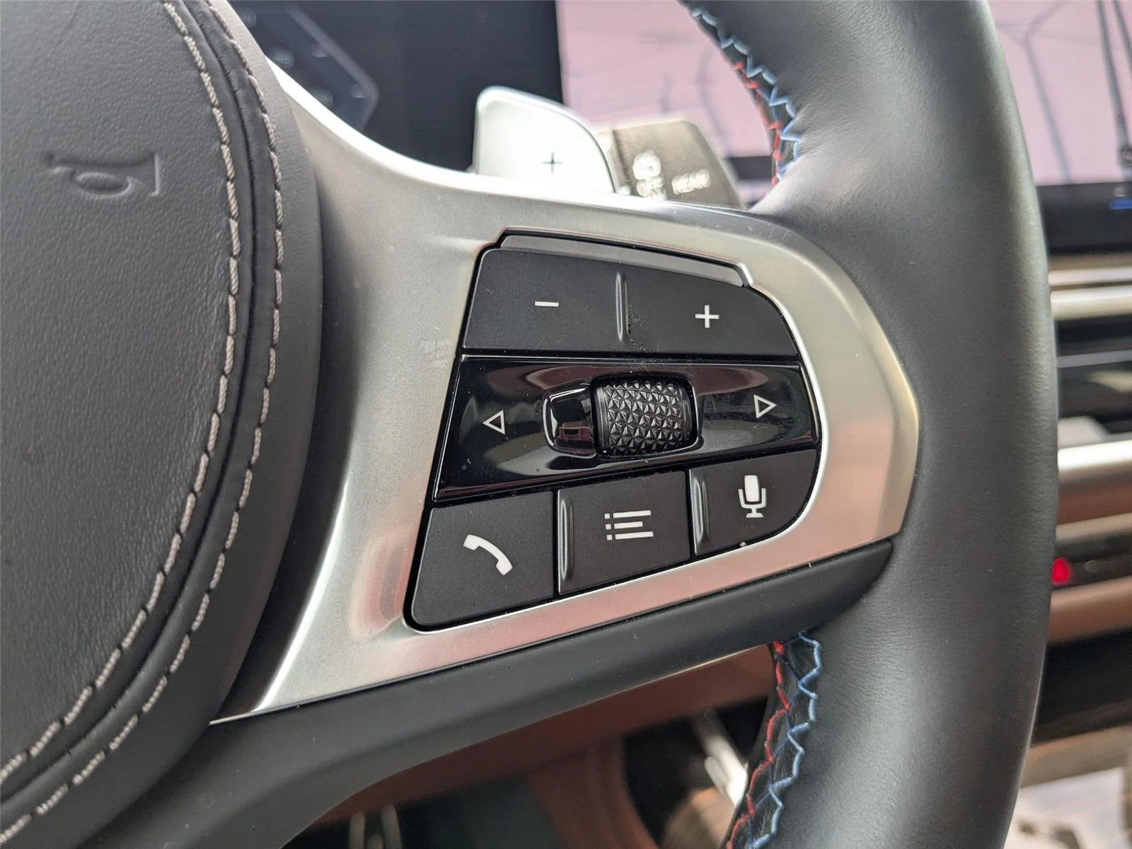 Used 2024 Mineral White Metallic BMW M60i image 19