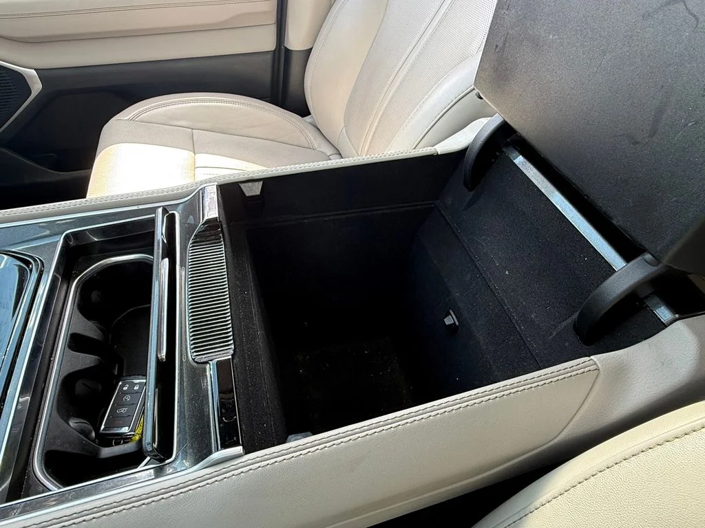 Used 2024 Black Jeep  image 14